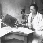 Marietta Blau en el laboratorio