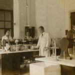 Marguerite Perey en el laboratorio